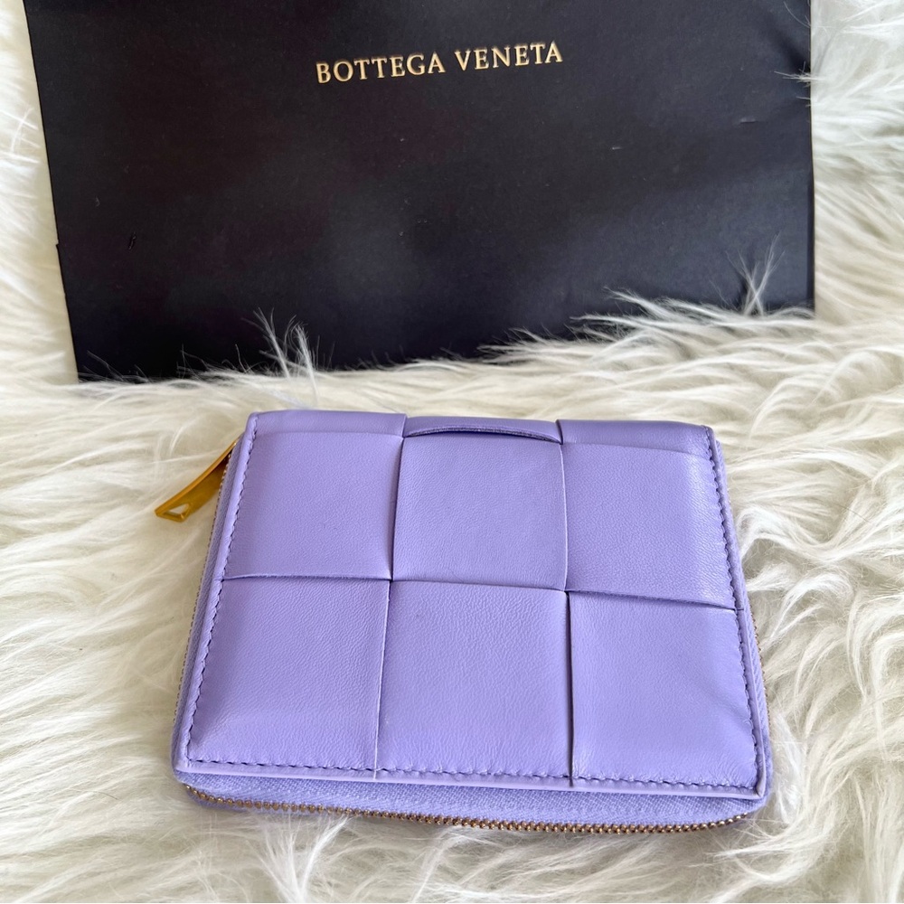 Bottega Veneta Compact Cassette Zip Wallet – Light Purple – 100% Authentic